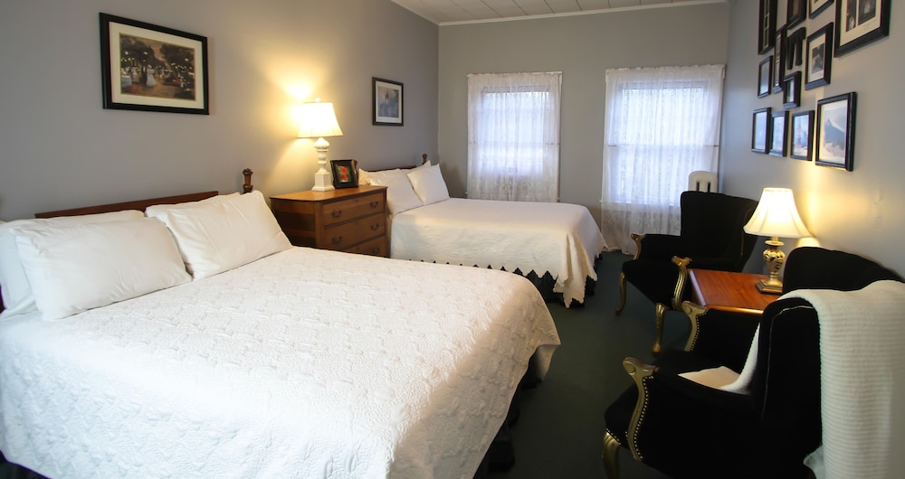 Standard Room, 2 Double Beds