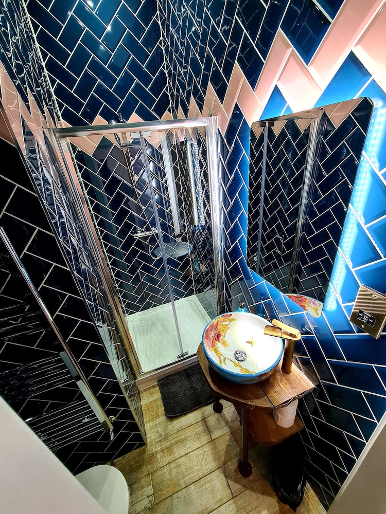 Luxury Suite, Hot Tub (1st Floor) photo 2