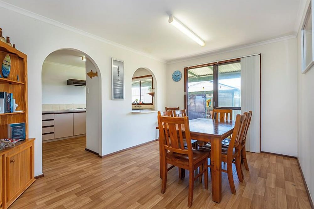 Family House photo 3