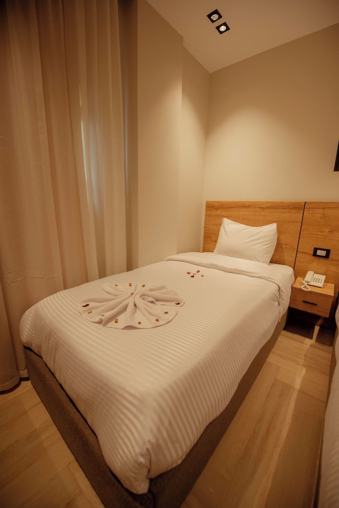Economy Room, 2 Twin Beds photo 2