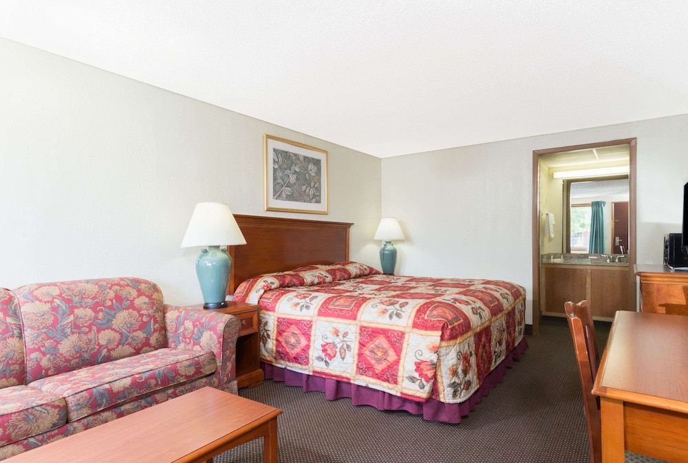 Room, 1 King Bed with Sofa bed, Non Smoking