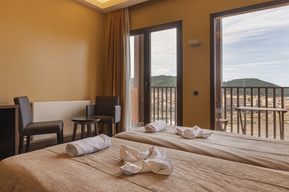 Standard Twin Room - Photo 22