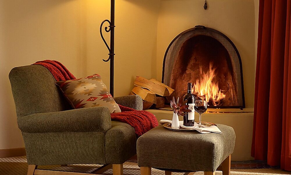 Deluxe Room, 1 King Bed, Fireplace (Deluxe King with Balcony and Fireplac) - Photo 4