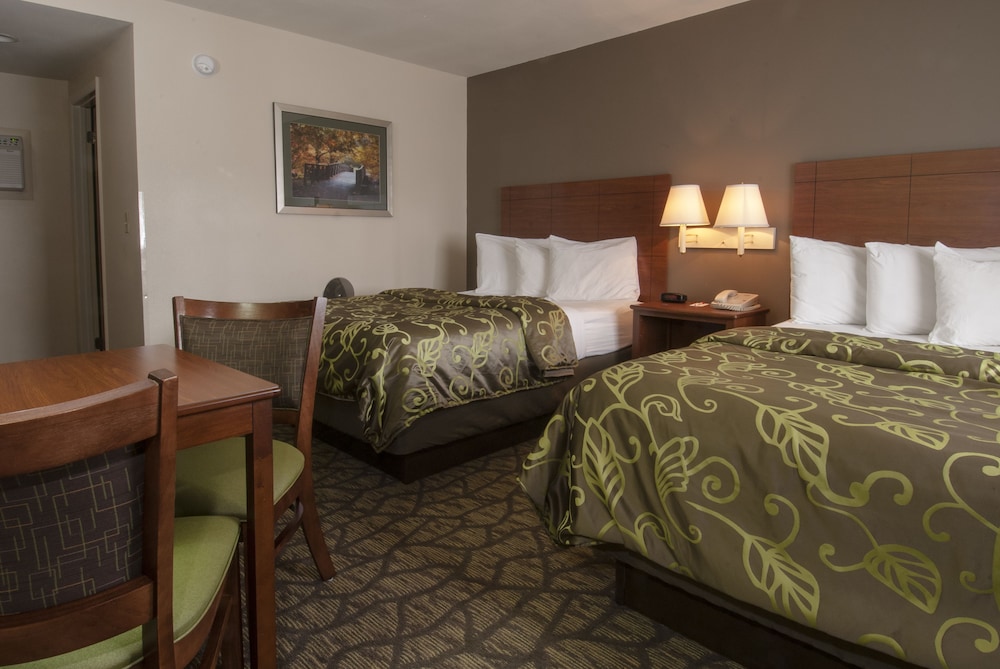 Standard Room, 2 Double Beds (No Pets, Upper Floor, No Elevator) photo 1