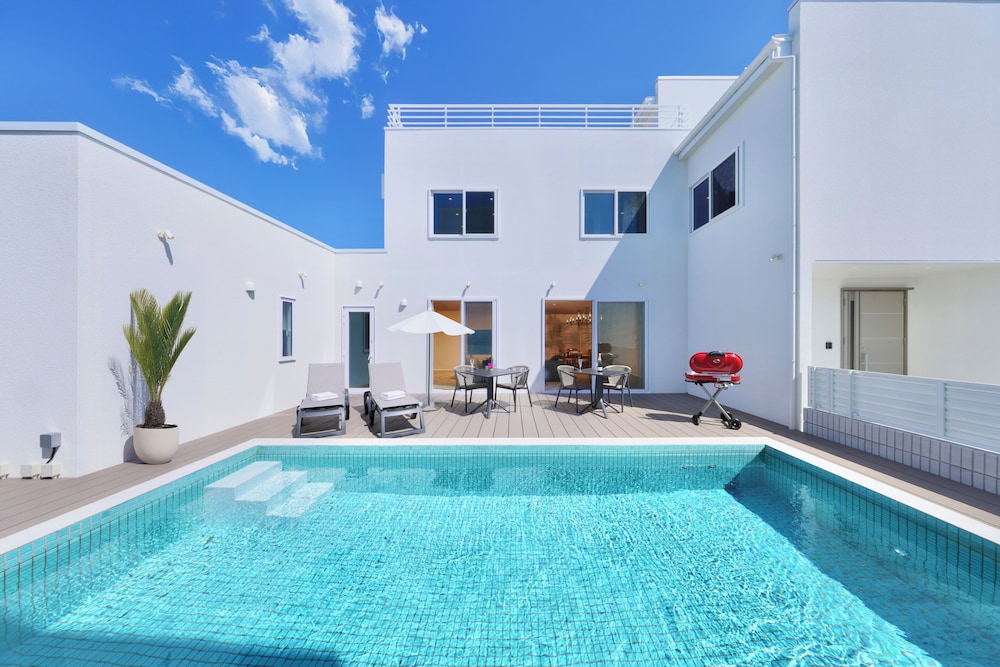 Building D, Max 12 guests (Swimming pool, Jetted tub, Hot spring, Sauna) Non Smoking photo 2