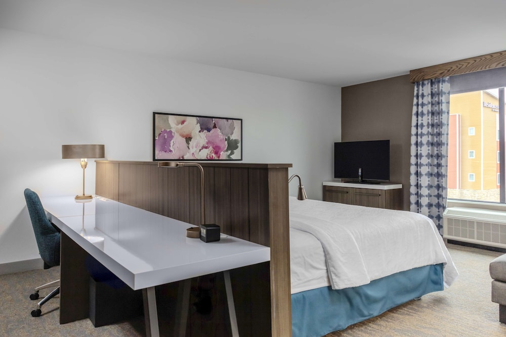 Room, 1 King Bed - Photo 2