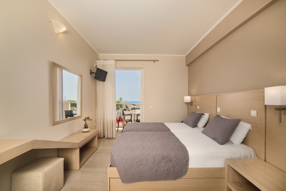 Standard Twin Room, Sea View photo 1