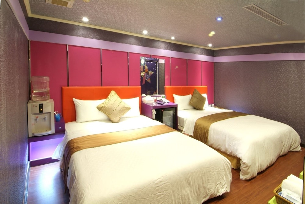 Deluxe Quadruple Room, 2 Double Beds photo 3