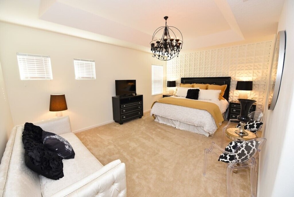 House, Multiple Bedrooms