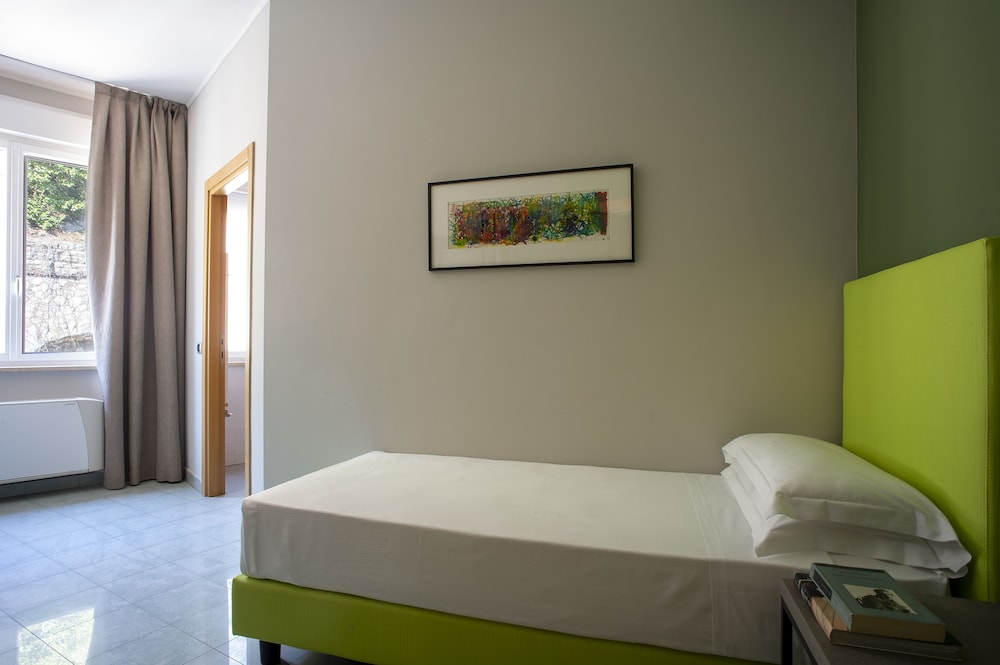 Classic Single Room
