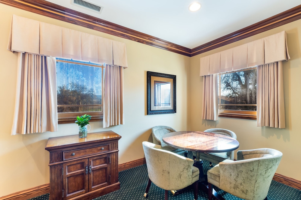PECK SUITE Room 206 photo 2