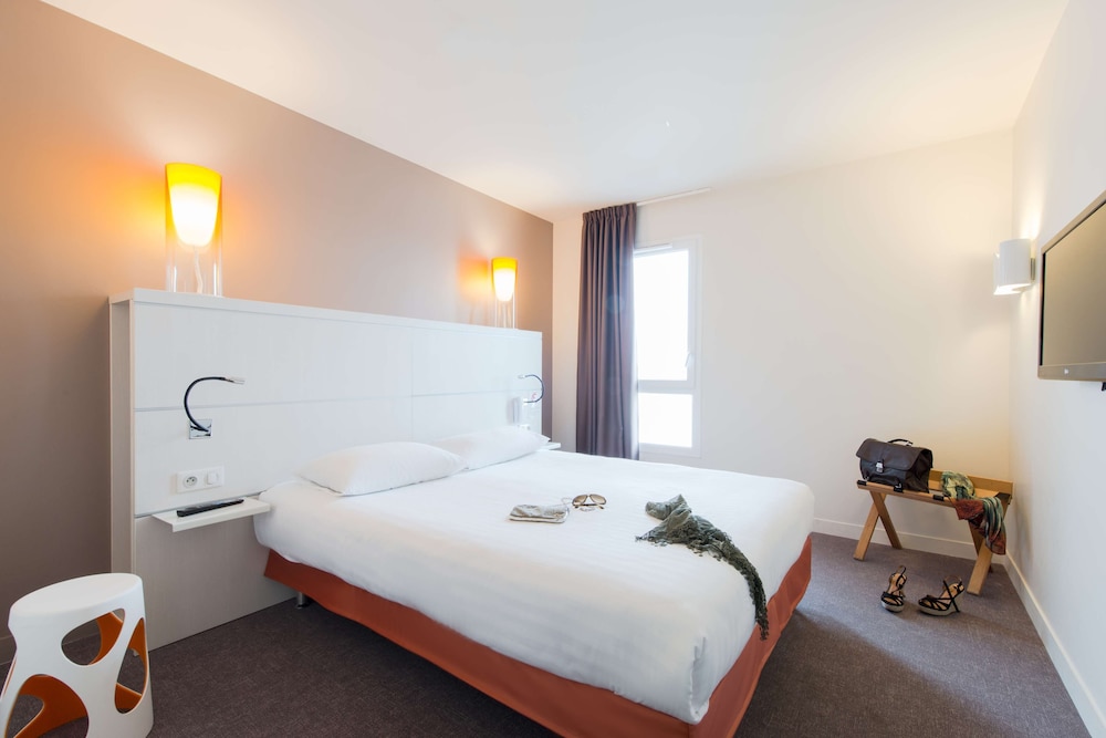 Standard Room, Multiple Beds photo 1