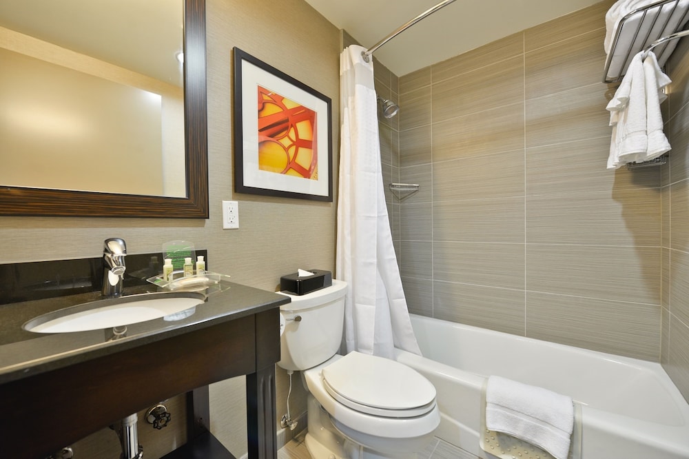 Standard Room, 2 Double Beds (Mid Floor)