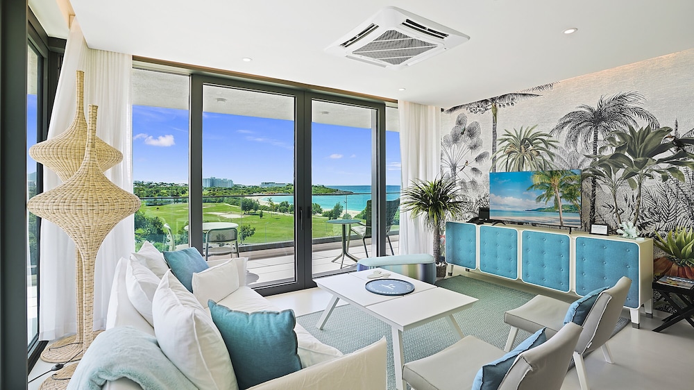 Luxury Apartment, 1 Bedroom, Balcony, Beach View