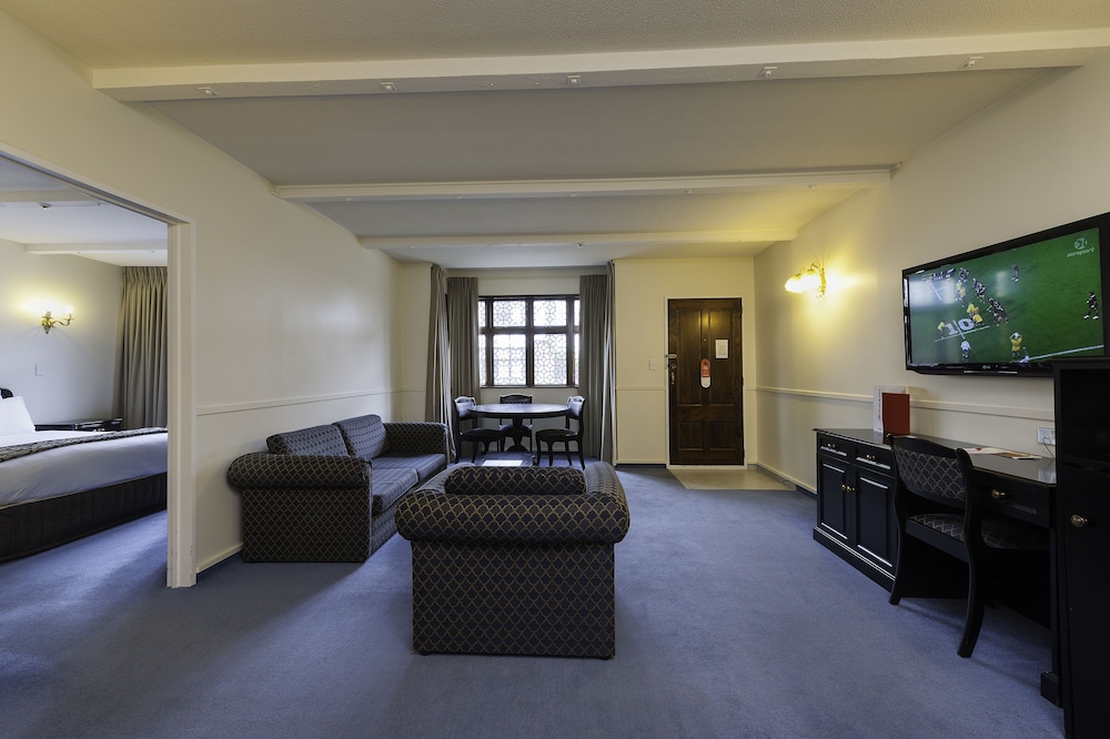 2 Bedroom King Suite