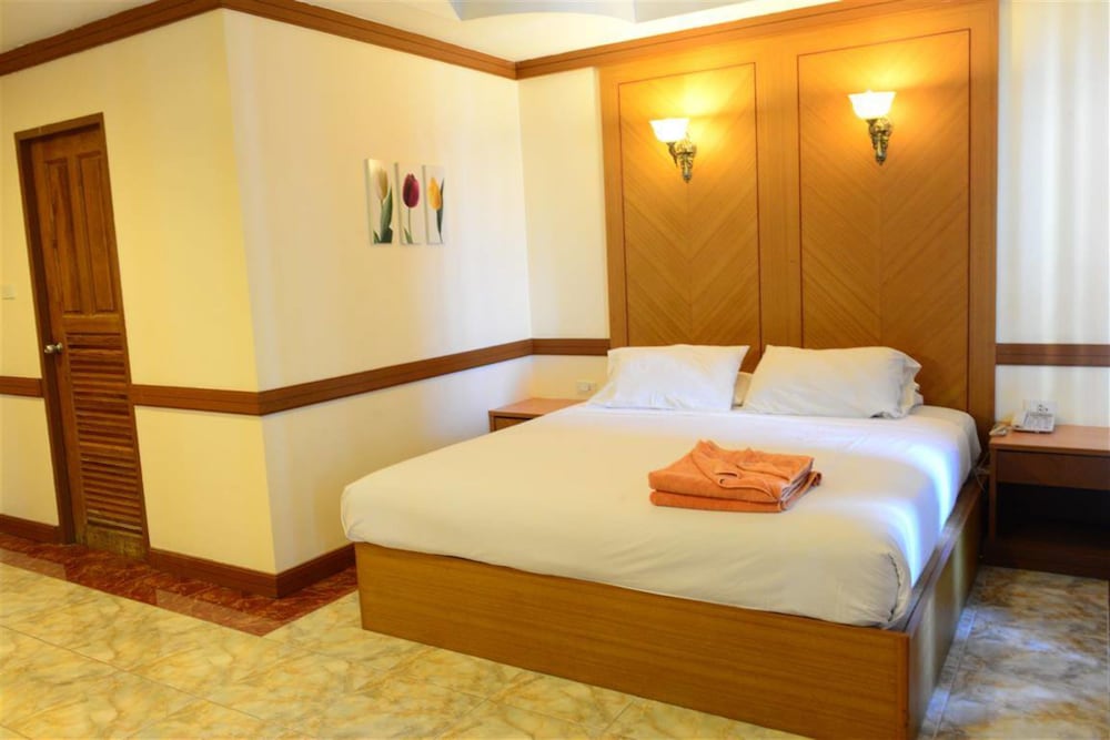 Superior Room thumbnail 5