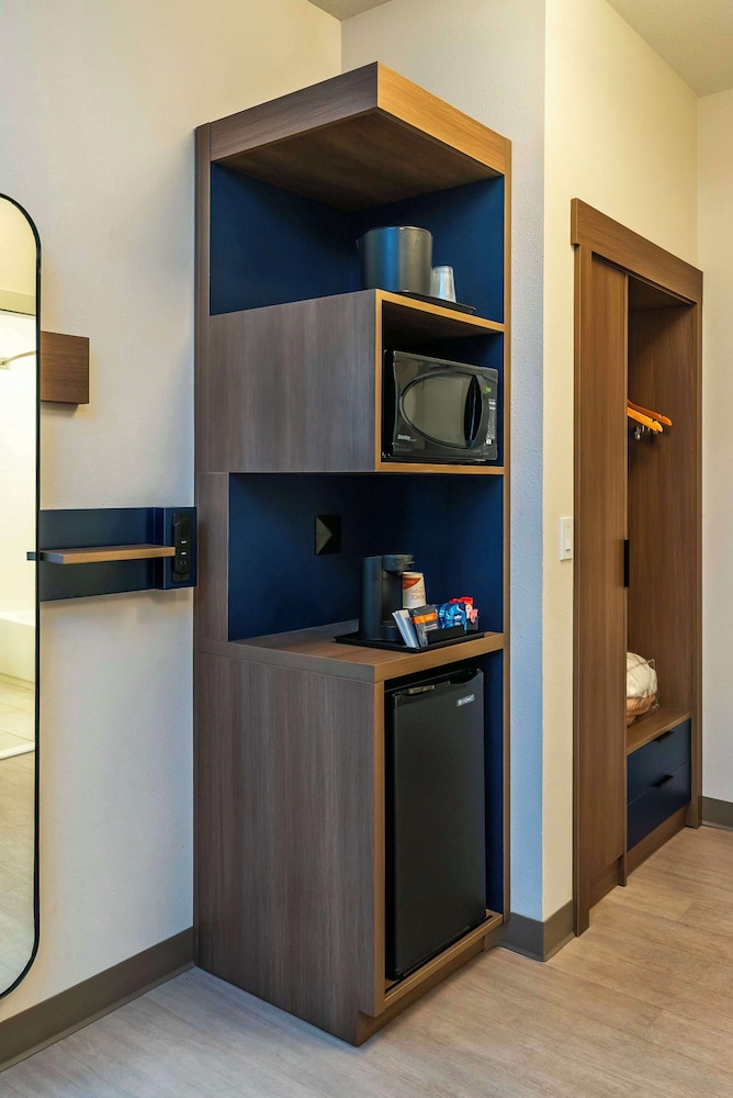 Suite - Photo 3