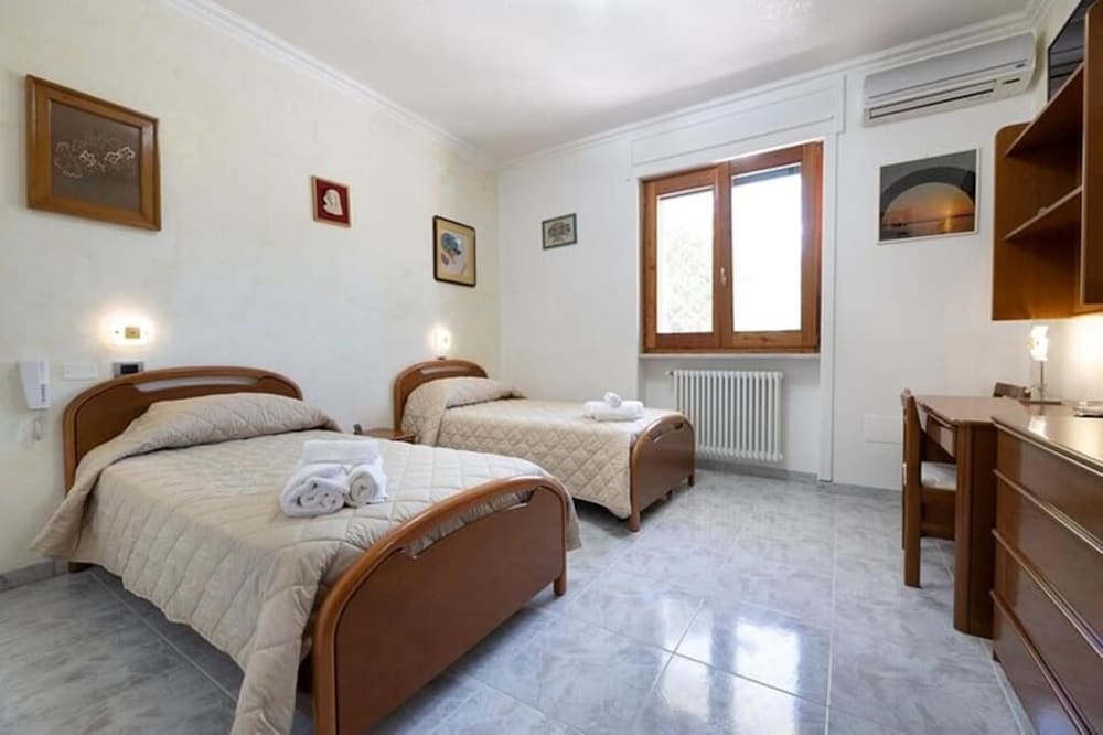 Villa, 4 Bedrooms, Smoking, Private Pool photo 2