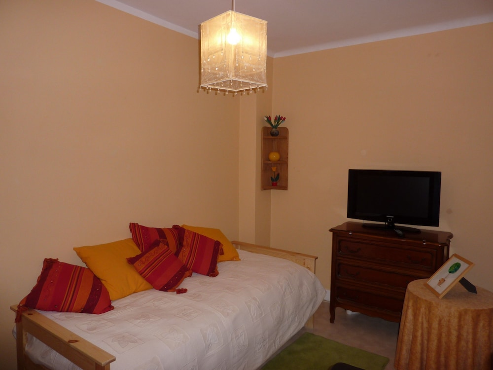 Room (Orange) photo 3