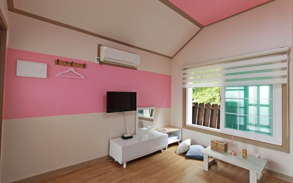 Room (Small 9 (Individual Terrace)) photo 3