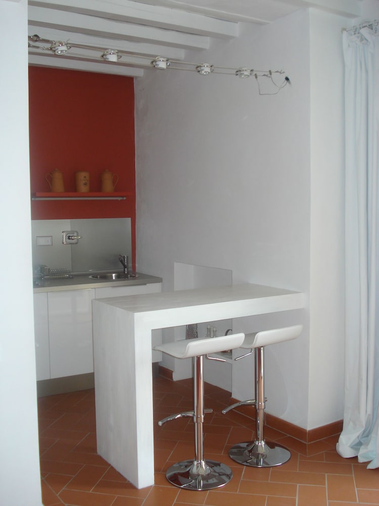Duplex, 2 Bathrooms photo 2