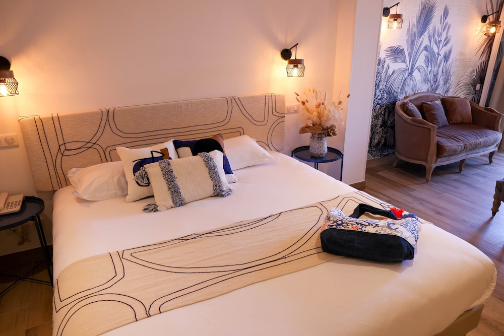 Panoramic Triple Room, Balcony, Sea View - Photo 24