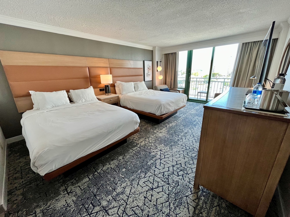 Room, 2 Queen Beds, Balcony, Partial Ocean View - Photo 1