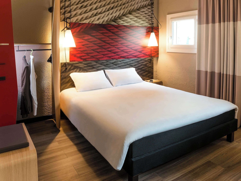 Standard Room, 1 Double Bed - Photo 8