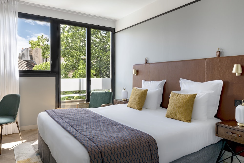 Deluxe Room - Photo 6