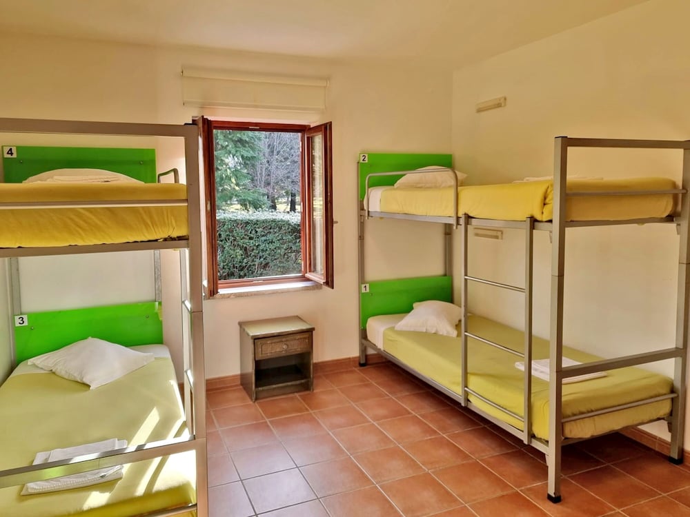 Bed in Shared Dormitory, Shared Bathroom, Men Only photo 3