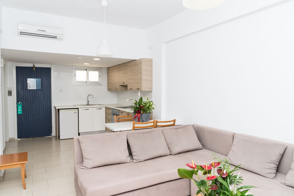 Apartment, 1 Bedroom, Partial Ocean View - Photo 7