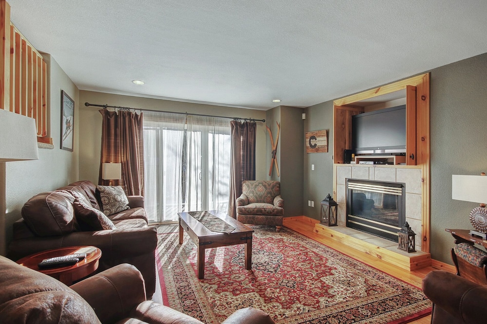 Premium Townhome photo 1