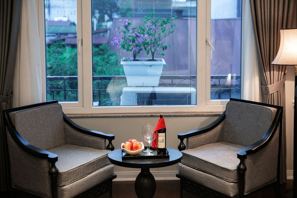 Premier Deluxe Balcony - Photo 7