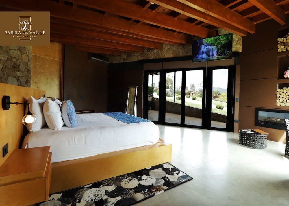 Deluxe Room - Photo 1