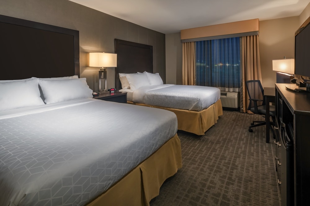 Suite, 2 Queen Beds - Photo 4
