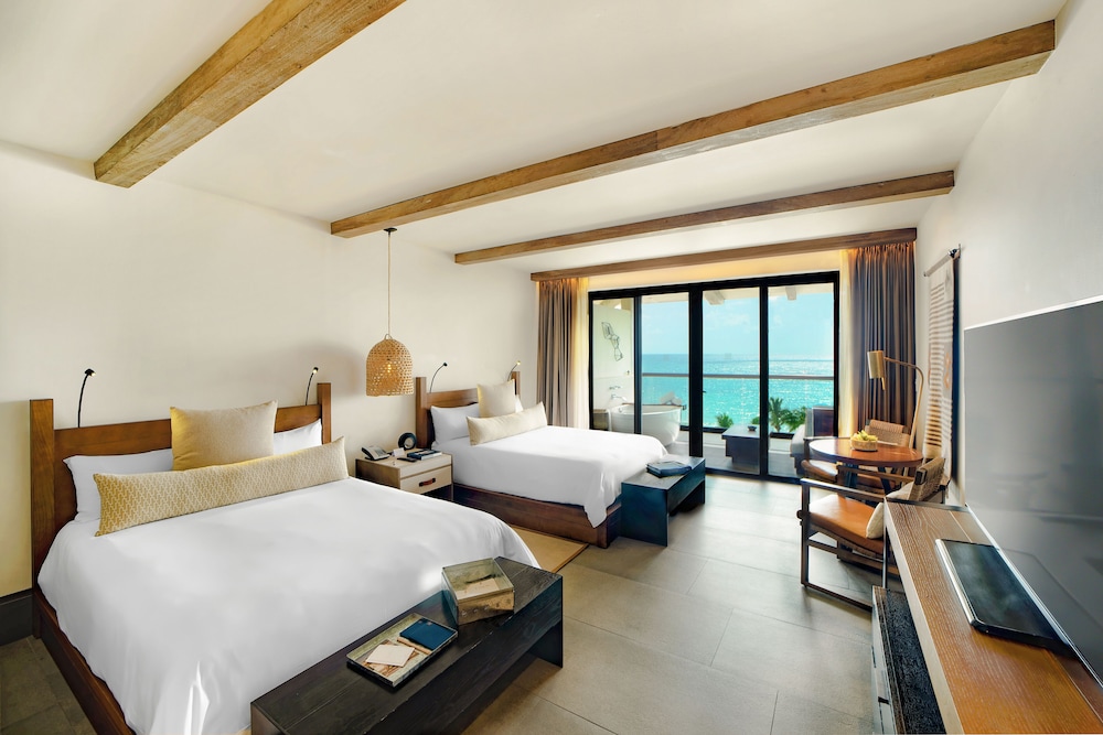 Alcoba Ocean Front - Queen Beds