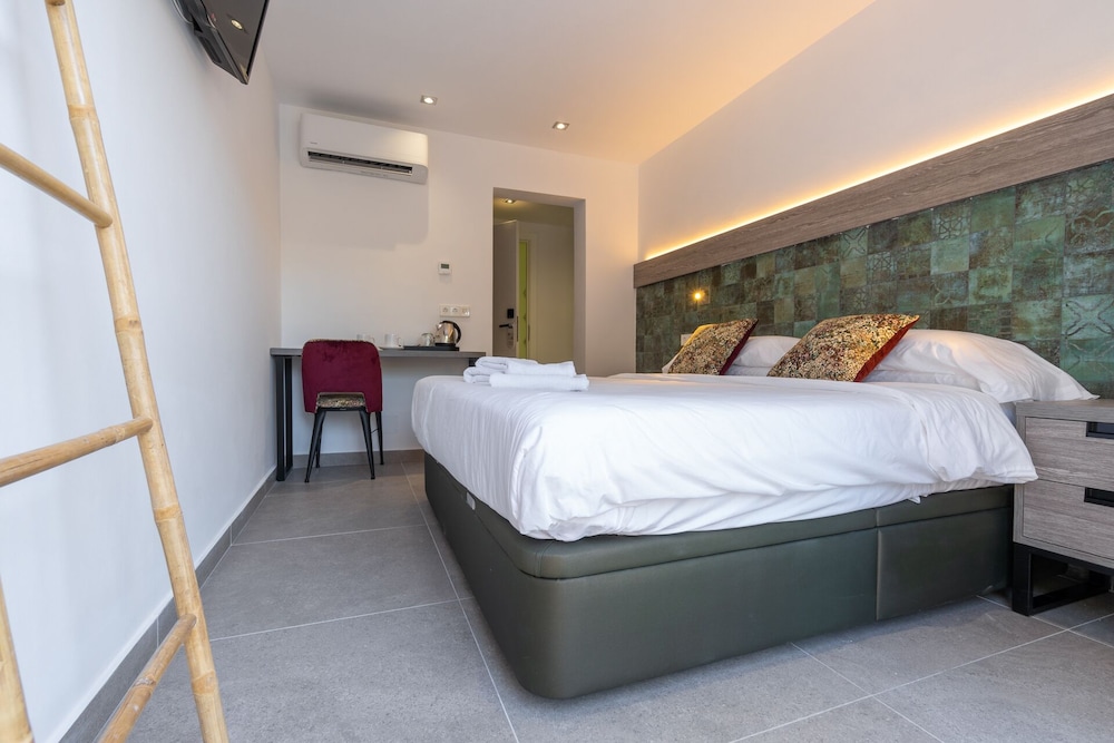 Premium Double Room, 1 Queen Bed, Terrace photo 2