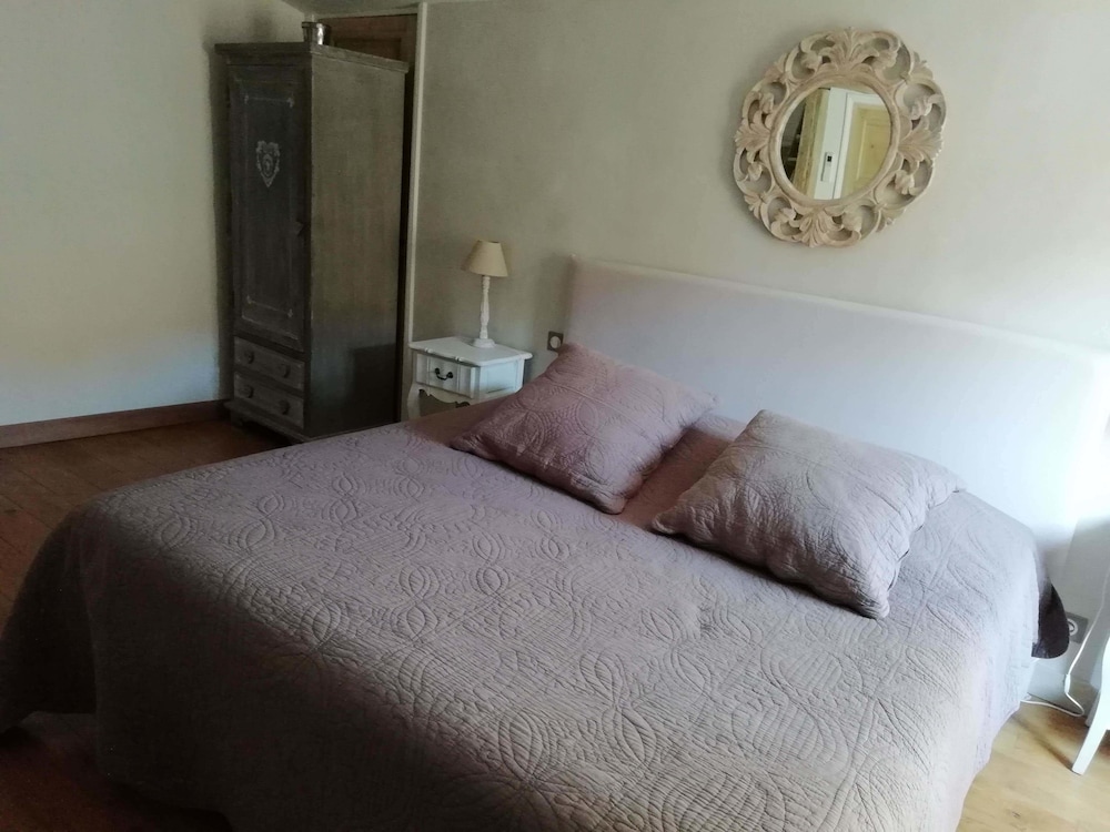 Double Room (Antoinette)