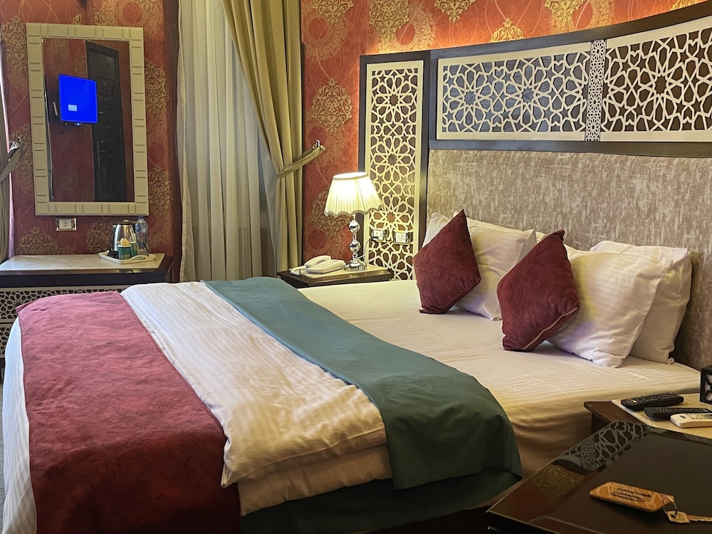 Honeymoon Room