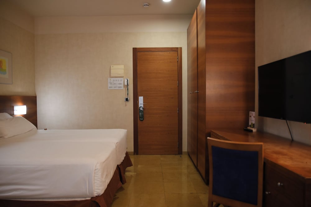Double Room Single Use - Photo 11