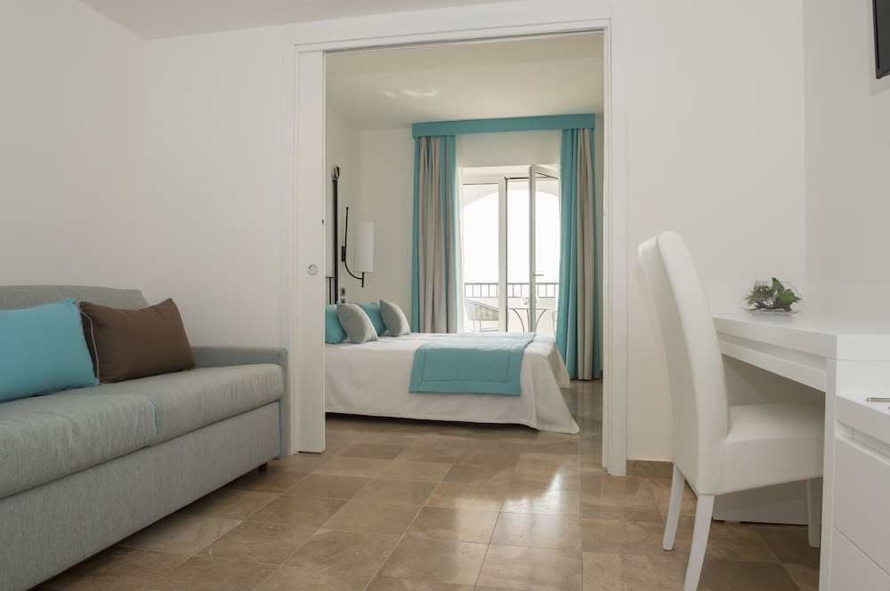 Family Room, Sea View - Photo 2