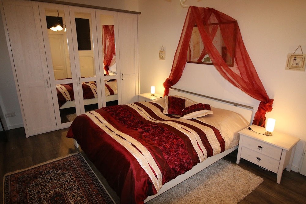 Apartment, 2 Bedrooms, Terrace photo 1