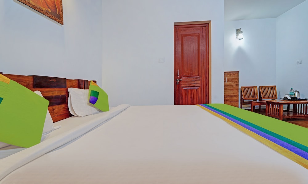 Deluxe Room - Photo 6