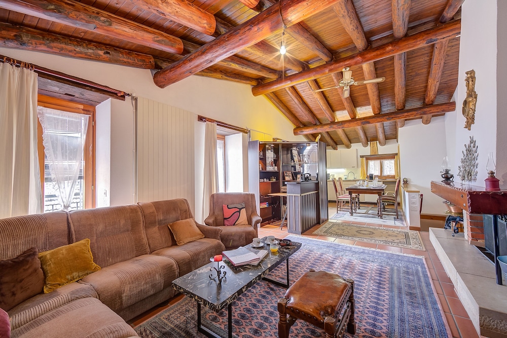 Family Townhome, Multiple Bedrooms, Mountainside (Ca' Pinina)