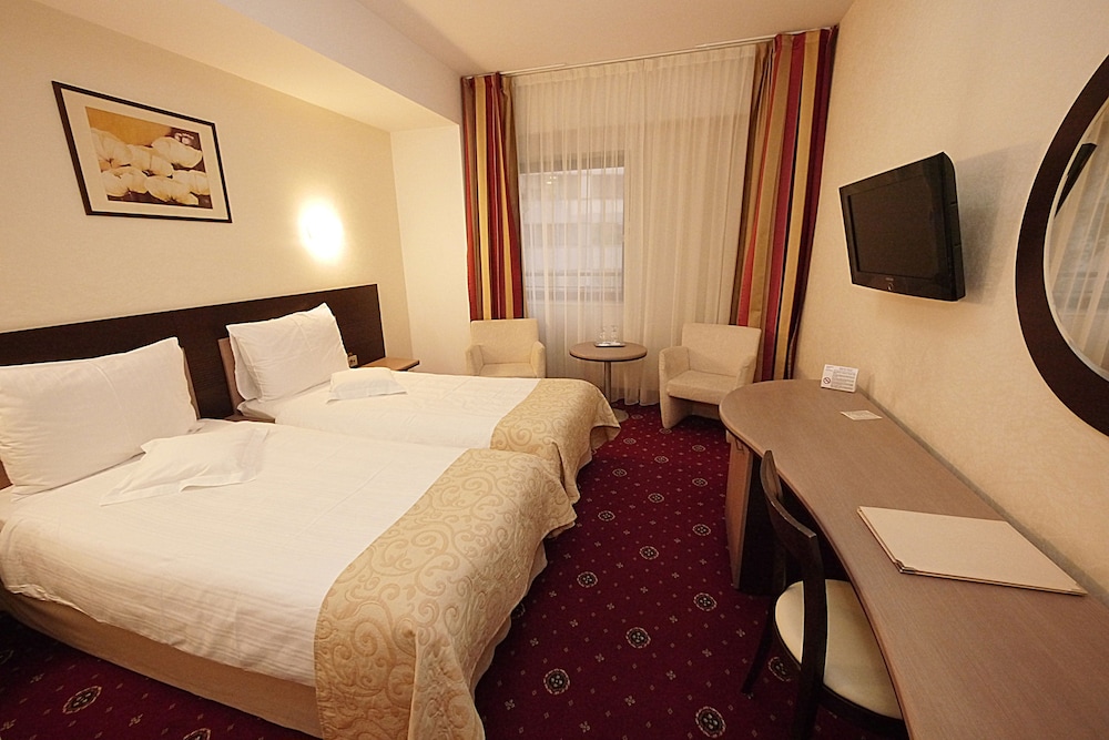 Twin Room - Photo 4