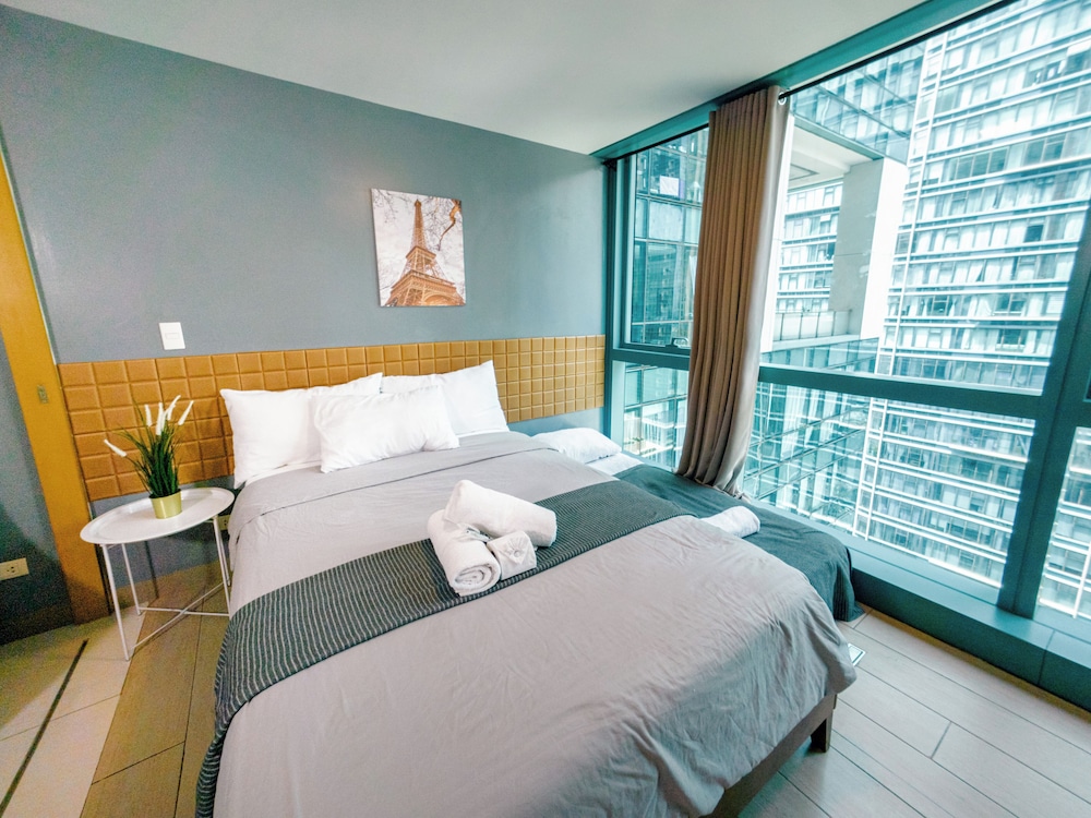 City Double Room, Pool Access, City View photo 3