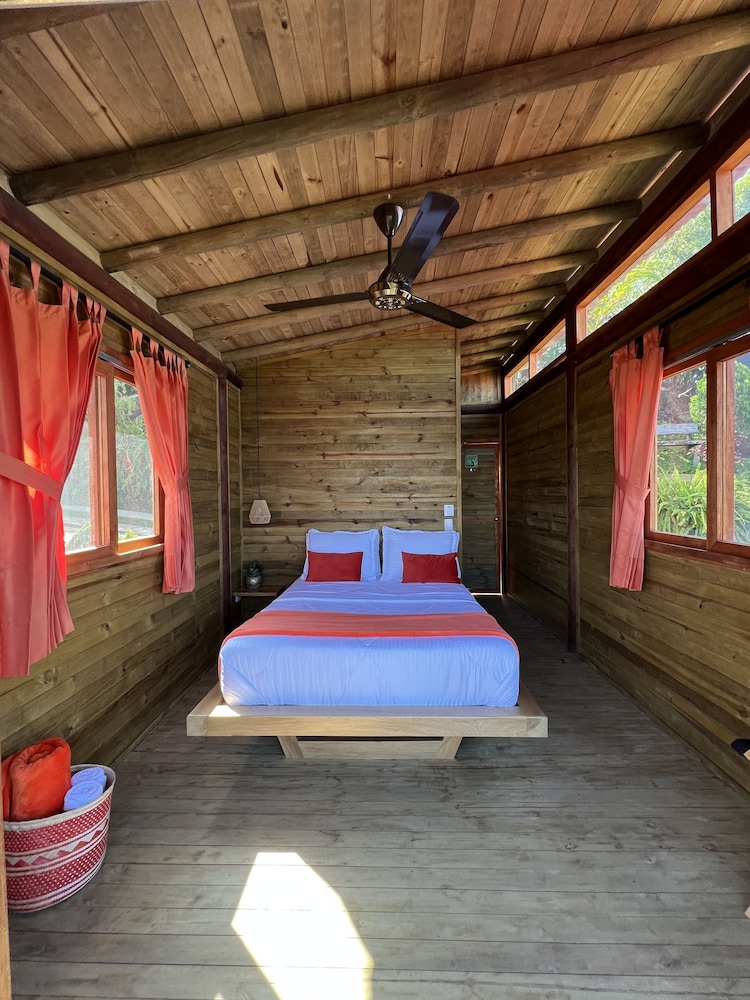 Elite Cabin, 1 Queen Bed, Balcony, City View photo 2