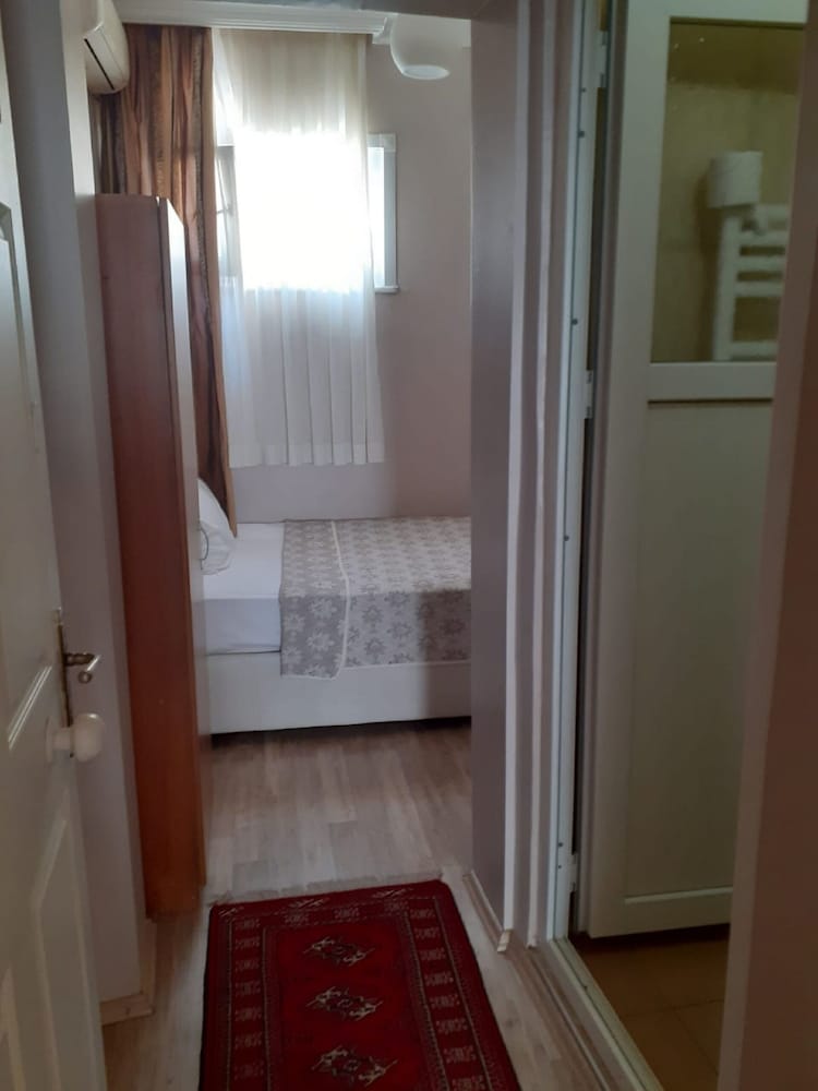 Standard Single Room photo 3