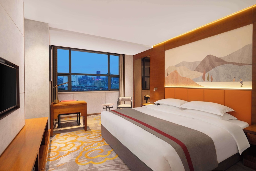 Deluxe Room, 1 King Bed, Smoking