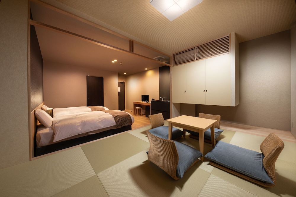 Japanese Western Style Room with Kitchenette - Photo 2
